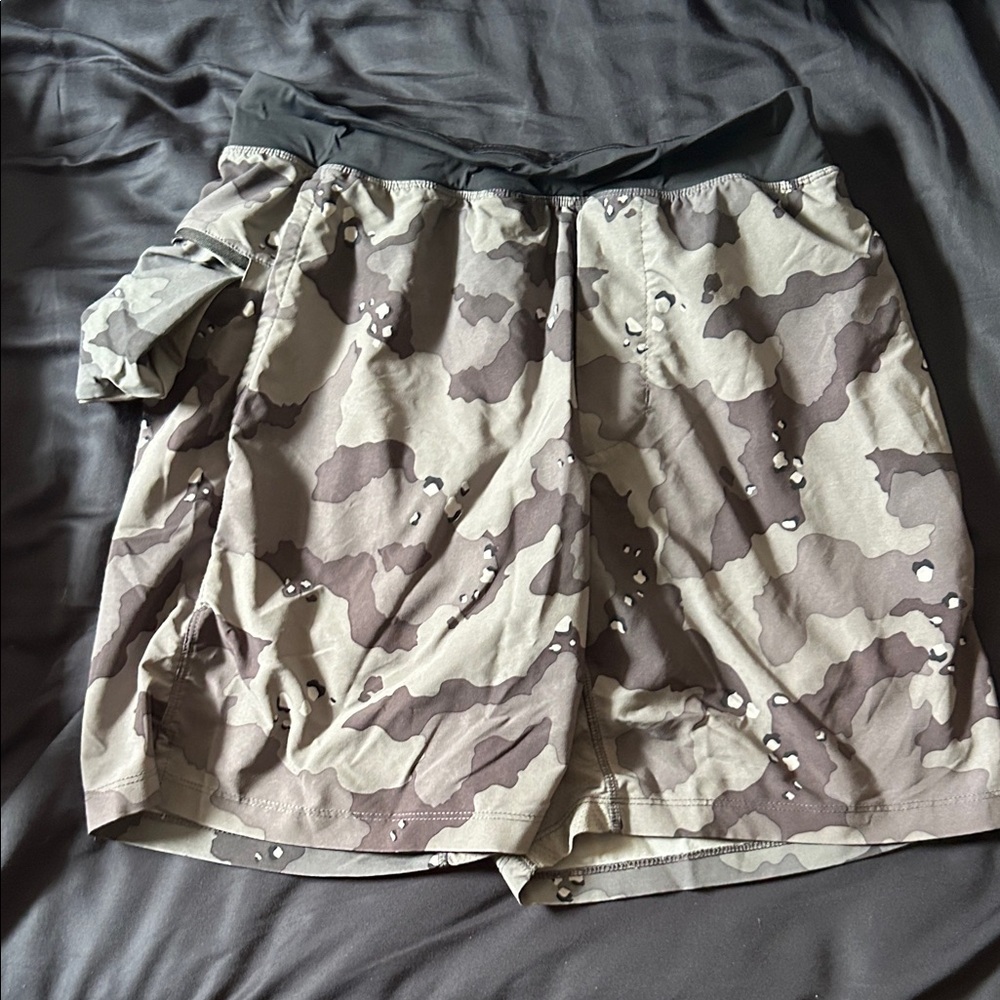 Fabletics Camouflage Men's Shorts 5” with liner